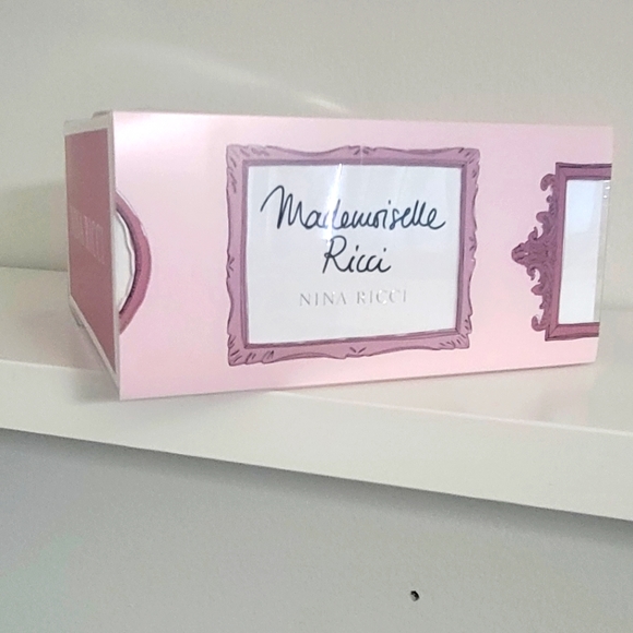 Mademoiselle Ricci EDP 2 pcs Set. - Picture 2 of 4